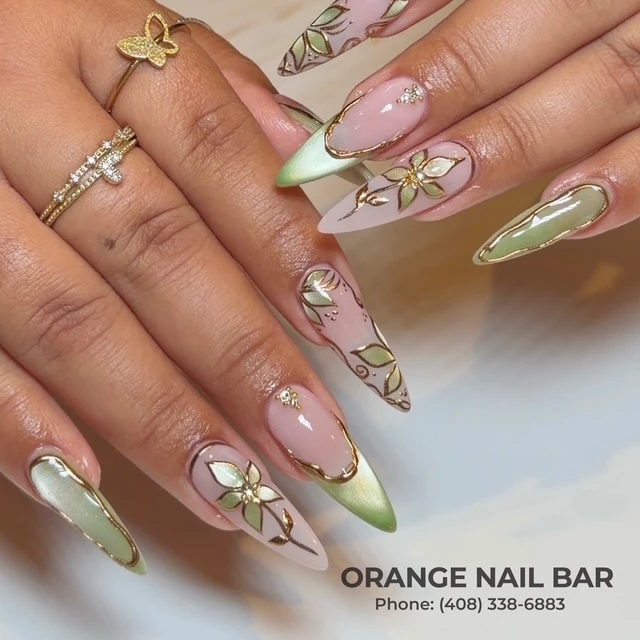 ORANGE NAIL BAR